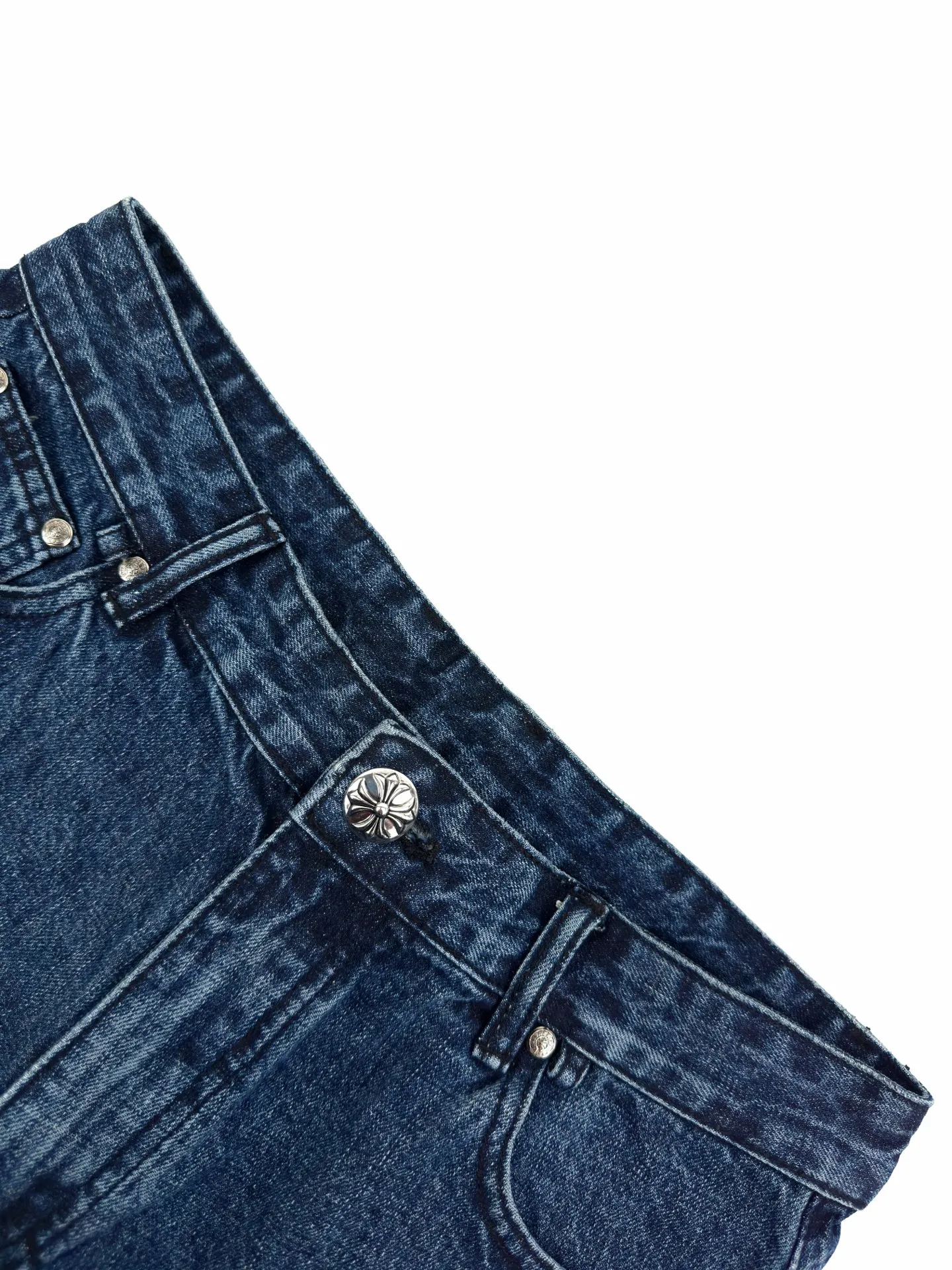 【 】 Retro ： ， ， ； ， ， Retro 。